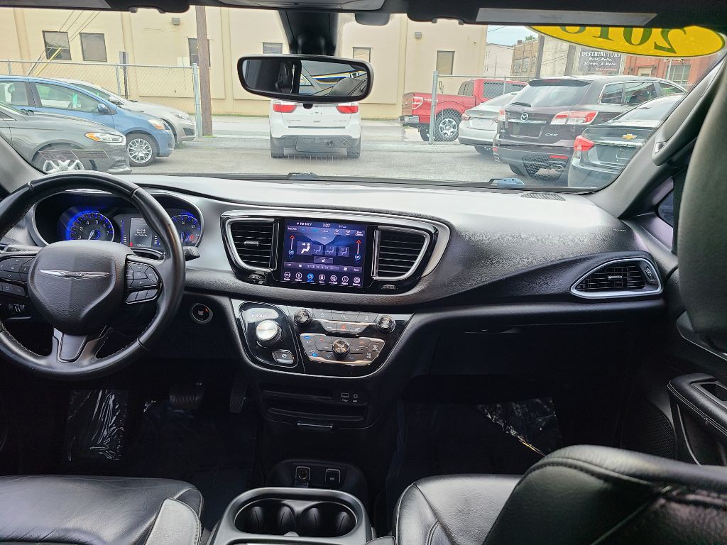 2018 Chrysler Pacifica Image 37