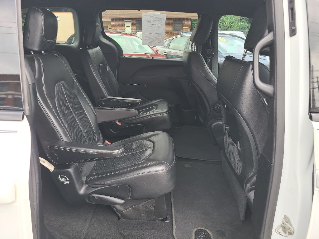 2018 Chrysler Pacifica Image 39