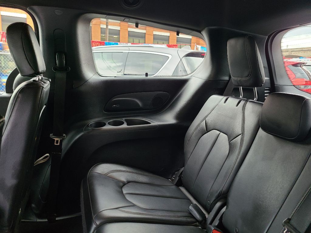 2018 Chrysler Pacifica Image 41