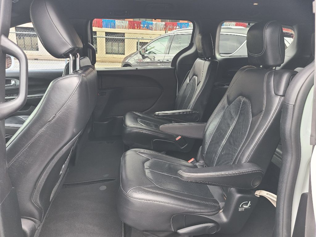 2018 Chrysler Pacifica Image 42