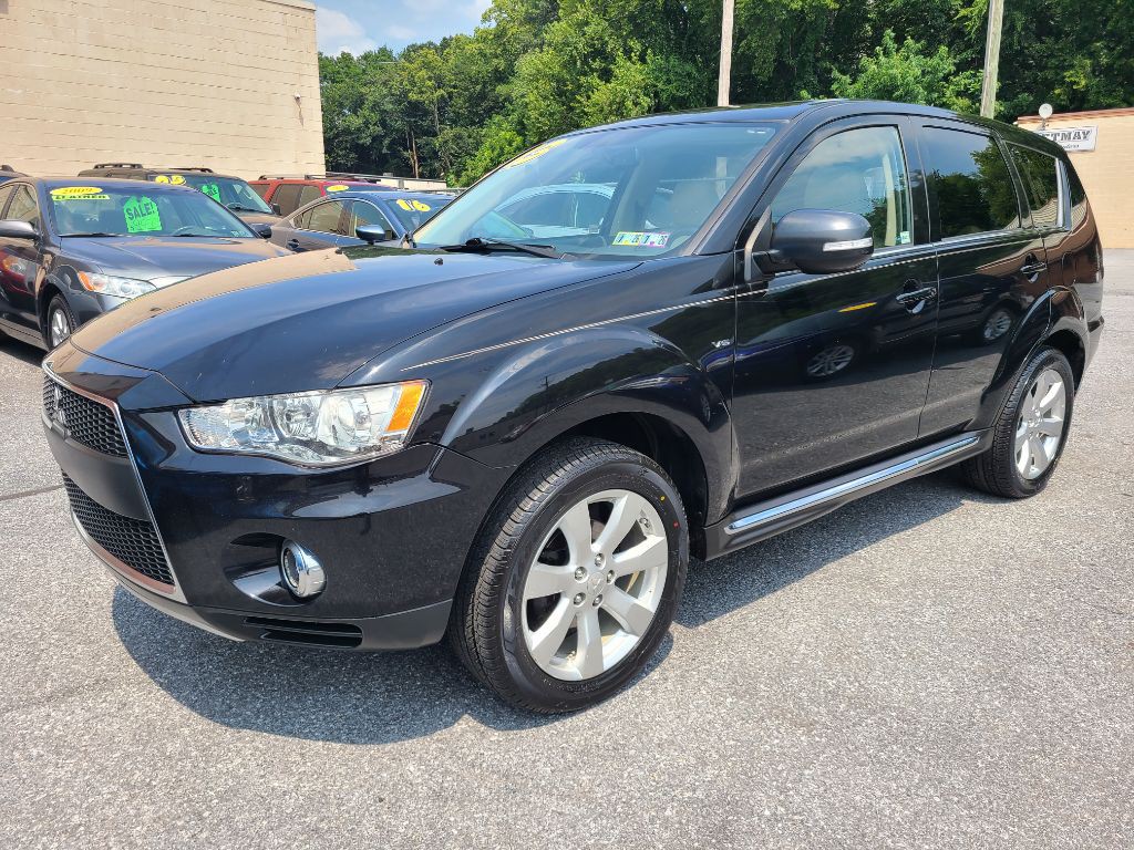 2013 Mitsubishi Outlander Image 1