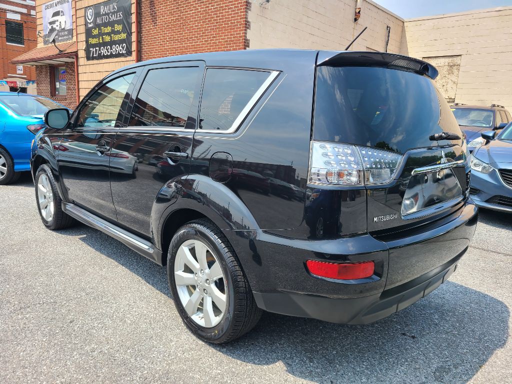 2013 Mitsubishi Outlander Image 3