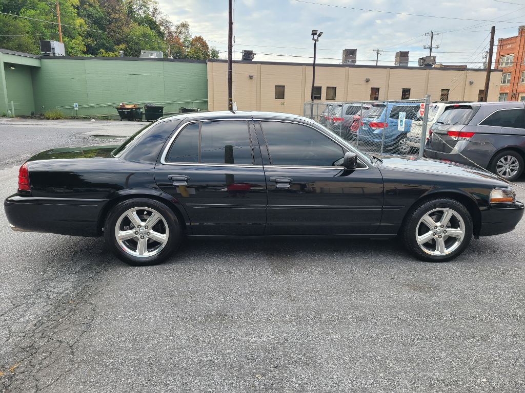 2003 Mercury Marauder Image 9