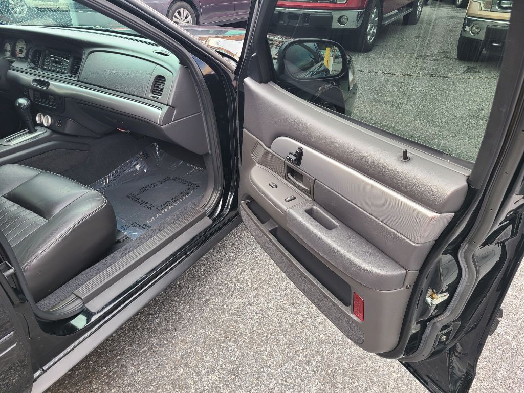 2003 Mercury Marauder Image 24