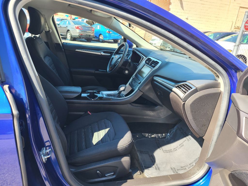 2016 Ford Fusion Image 9