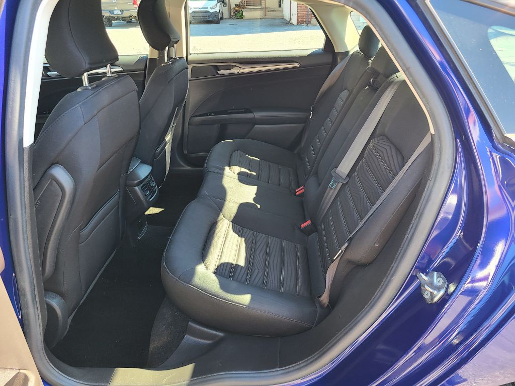 2016 Ford Fusion Image 13