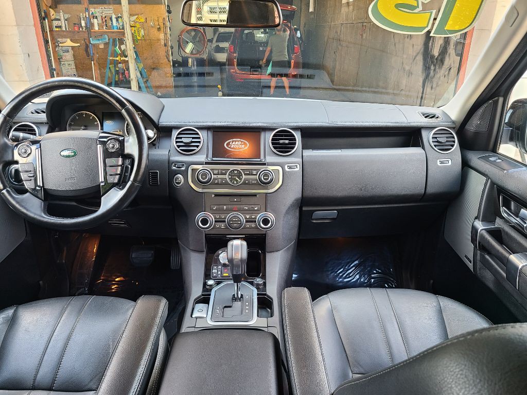 2013 Land Rover LR4 Image 10