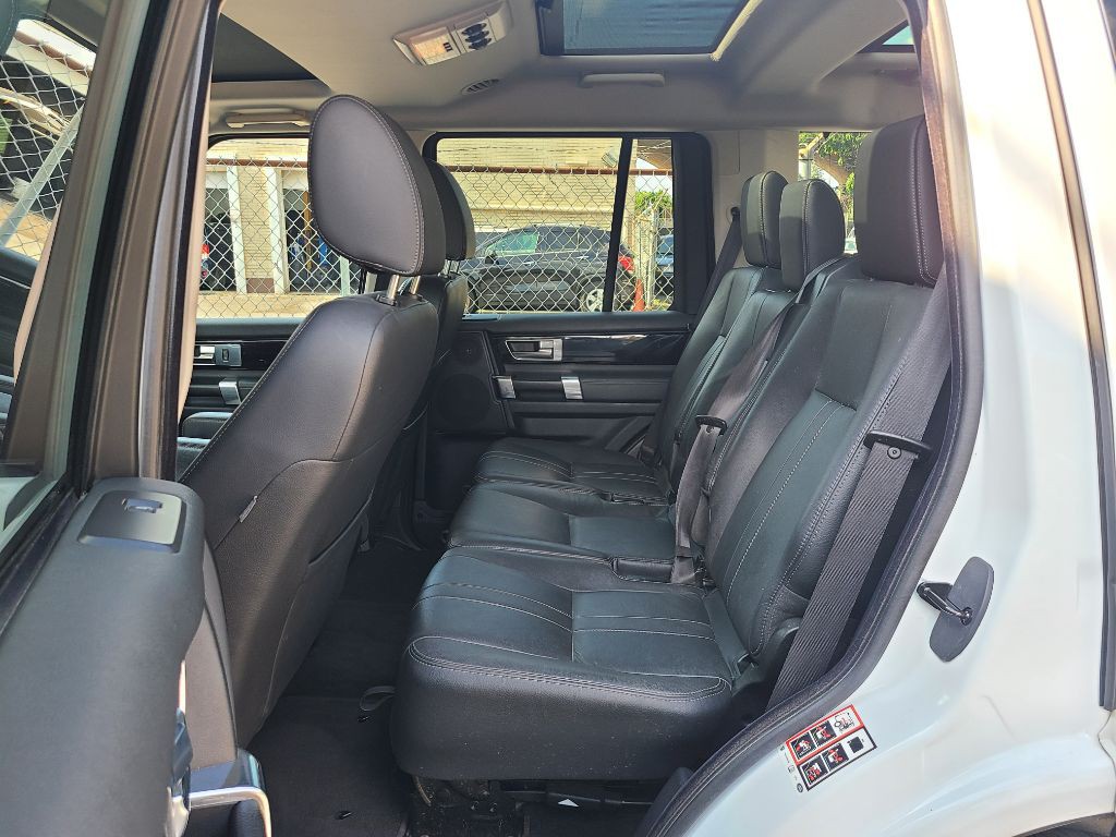 2013 Land Rover LR4 Image 16
