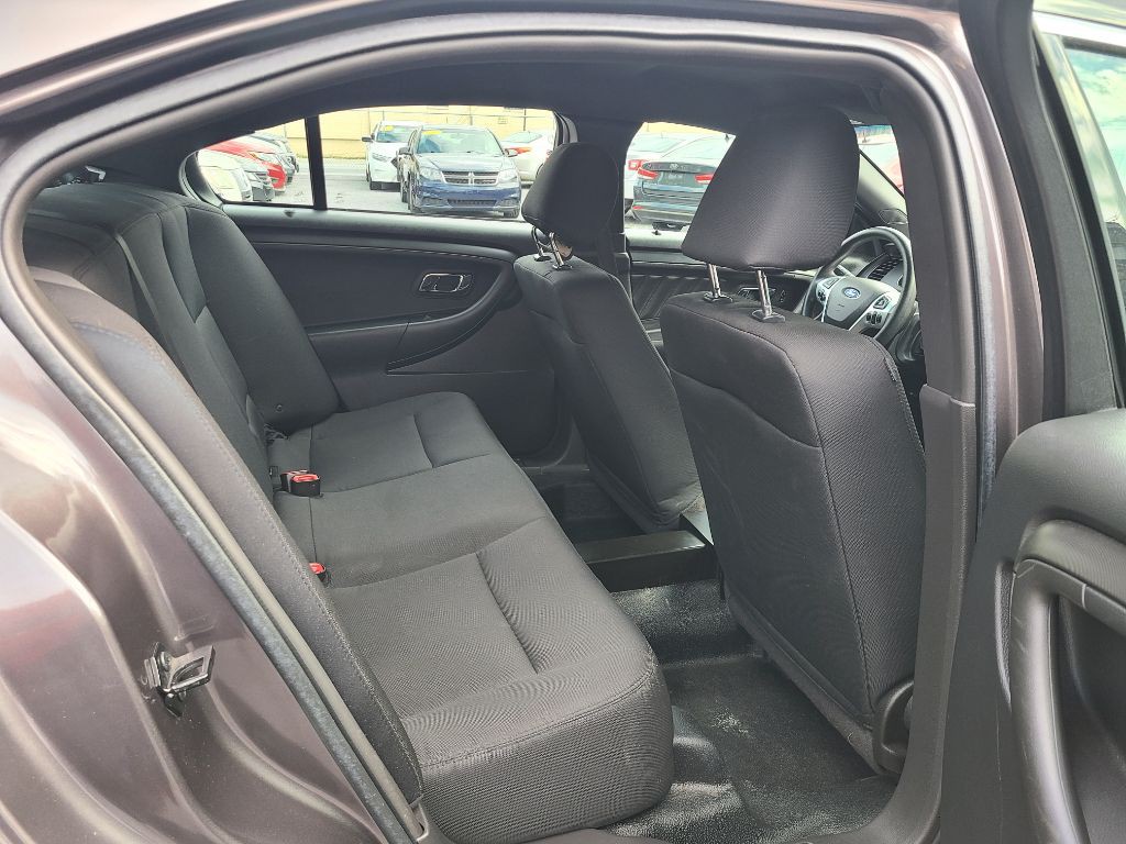 2015 Ford Taurus Image 11