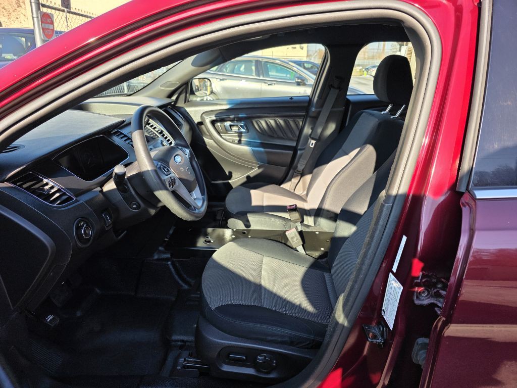 2013 Ford Taurus Image 16