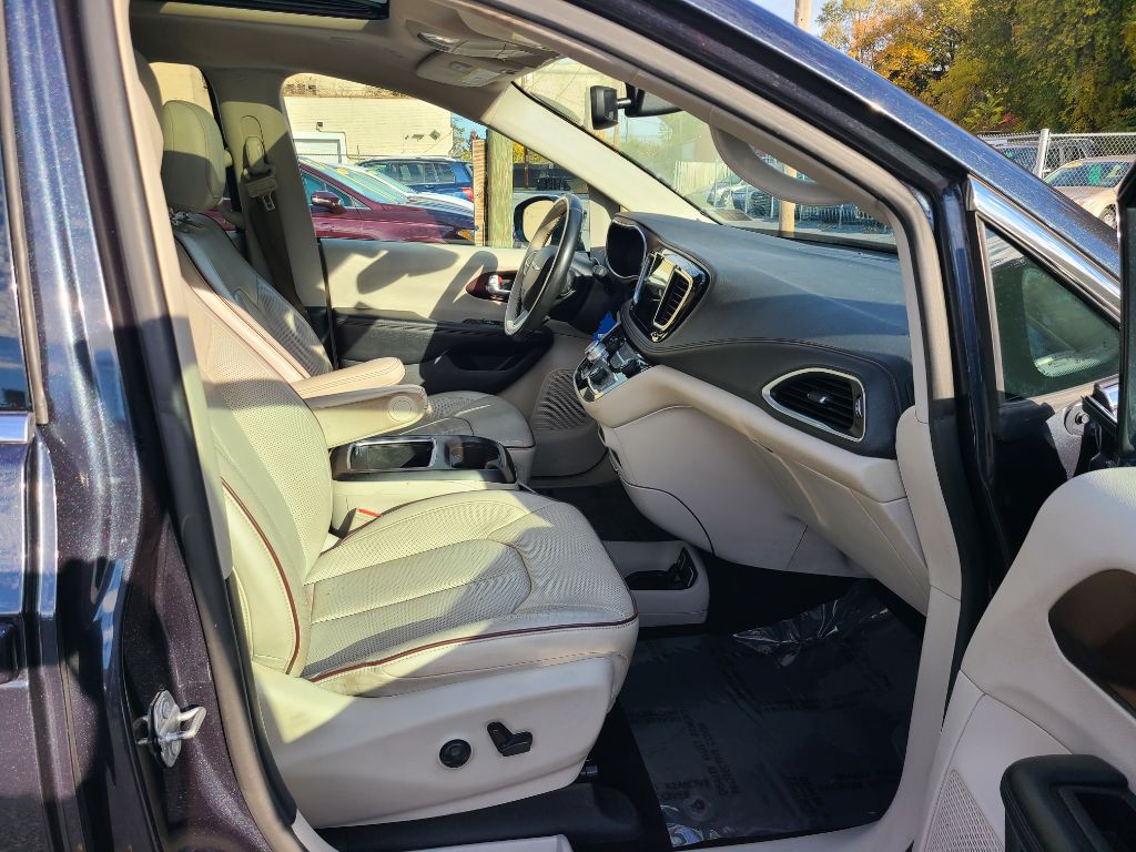 2020 Chrysler Pacifica Image 9