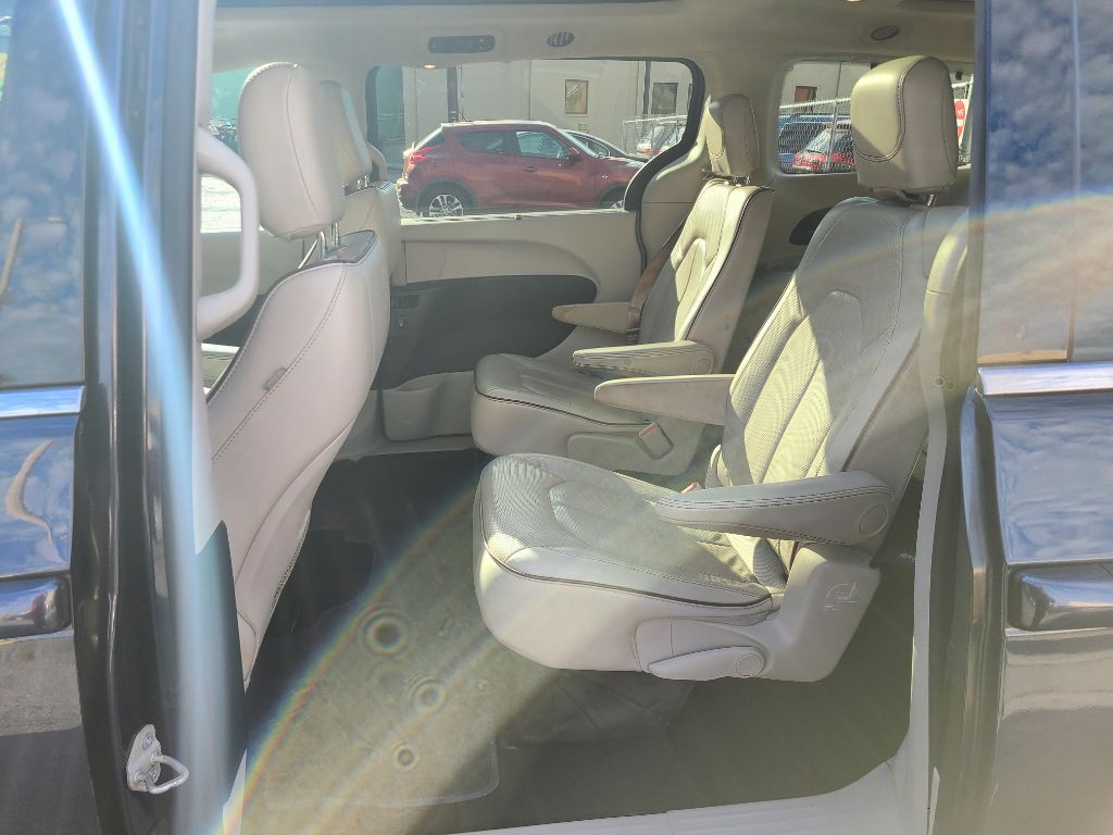 2020 Chrysler Pacifica Image 17