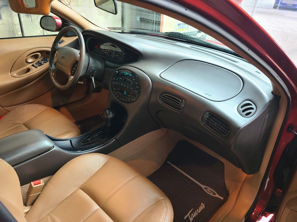 1996 Ford Taurus Image 12