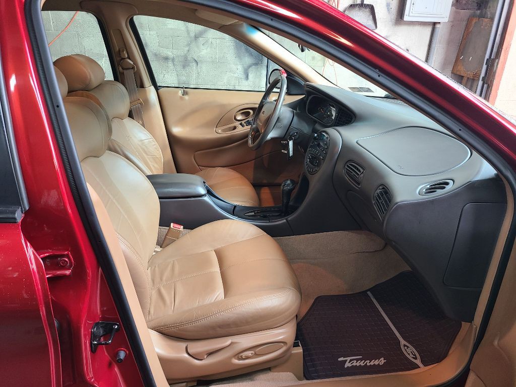 1996 Ford Taurus Image 15
