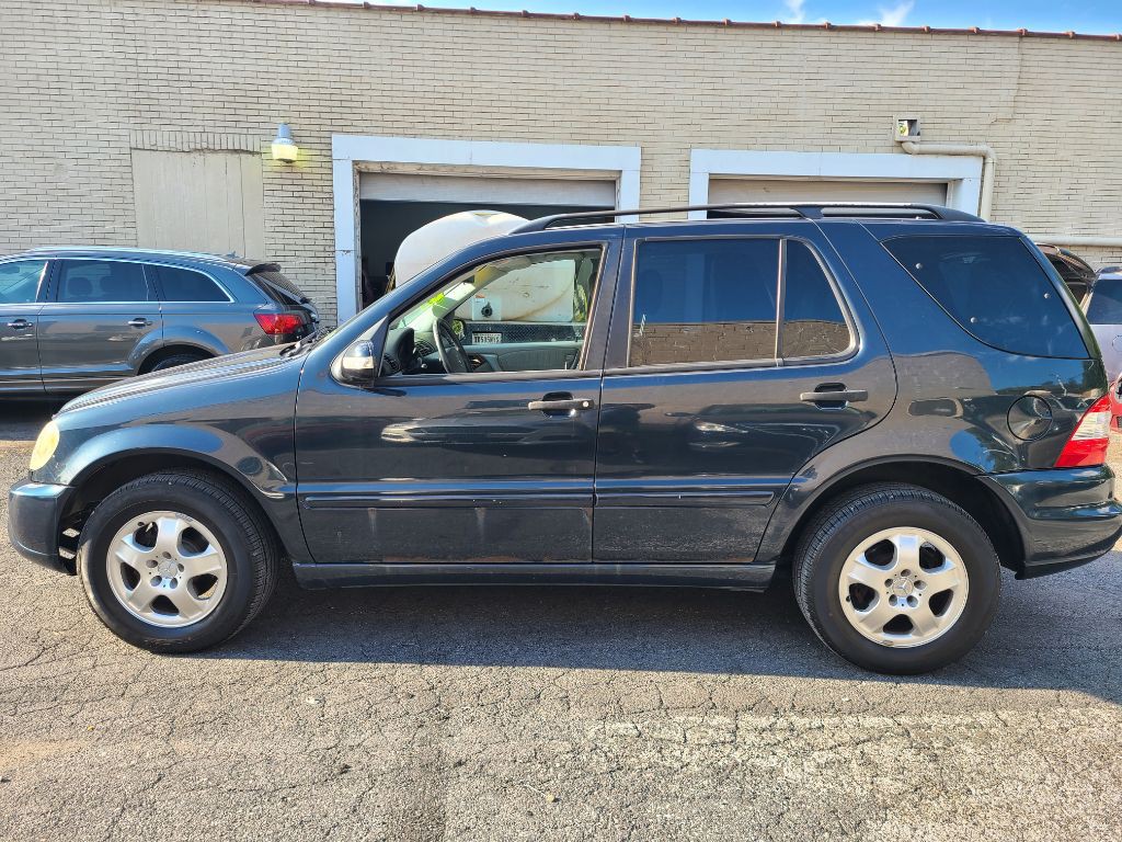 2002 Mercedes-Benz M-Class Image 2