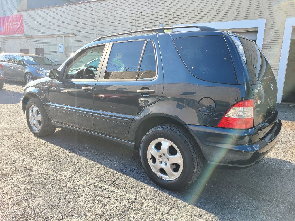 2002 Mercedes-Benz M-Class Image 3