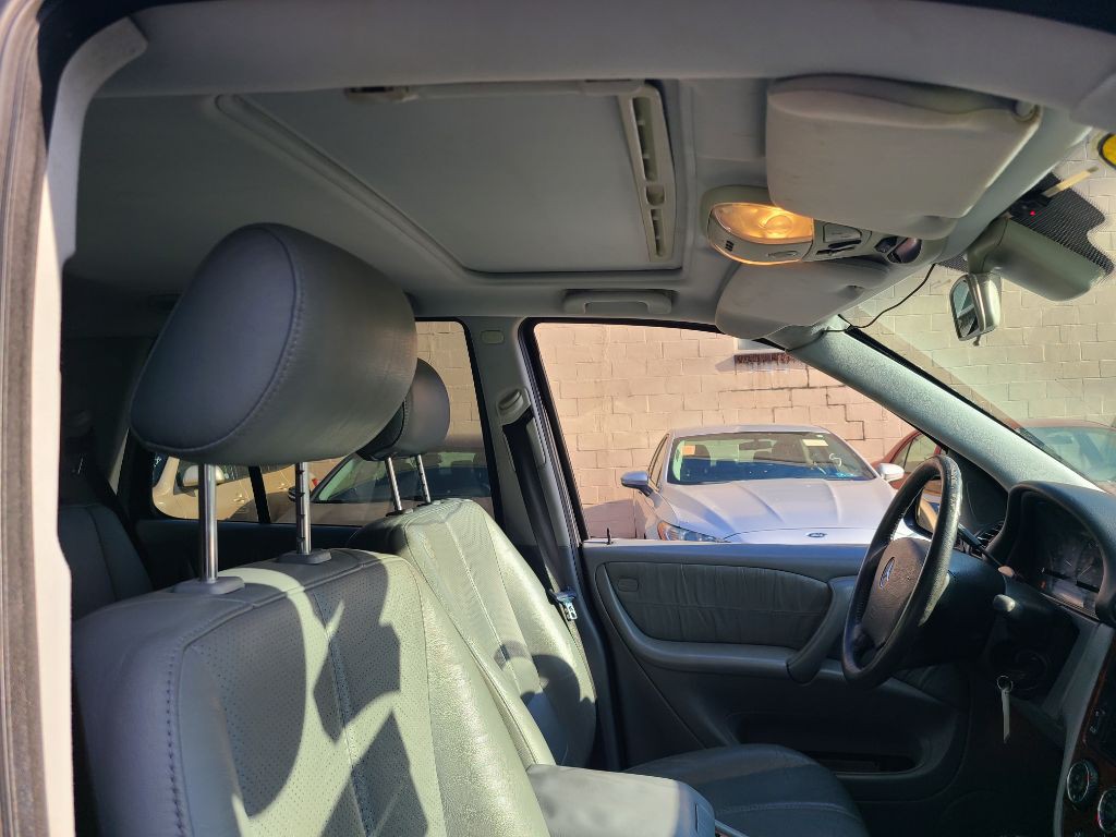 2002 Mercedes-Benz M-Class Image 9