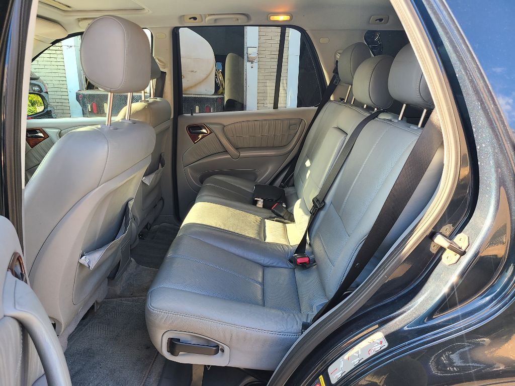 2002 Mercedes-Benz M-Class Image 14