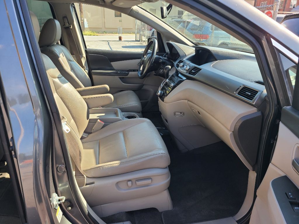2011 Honda Odyssey Image 9