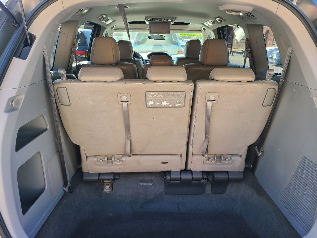 2011 Honda Odyssey Image 13