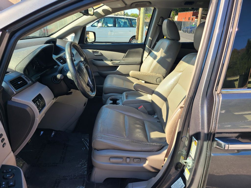 2011 Honda Odyssey Image 17