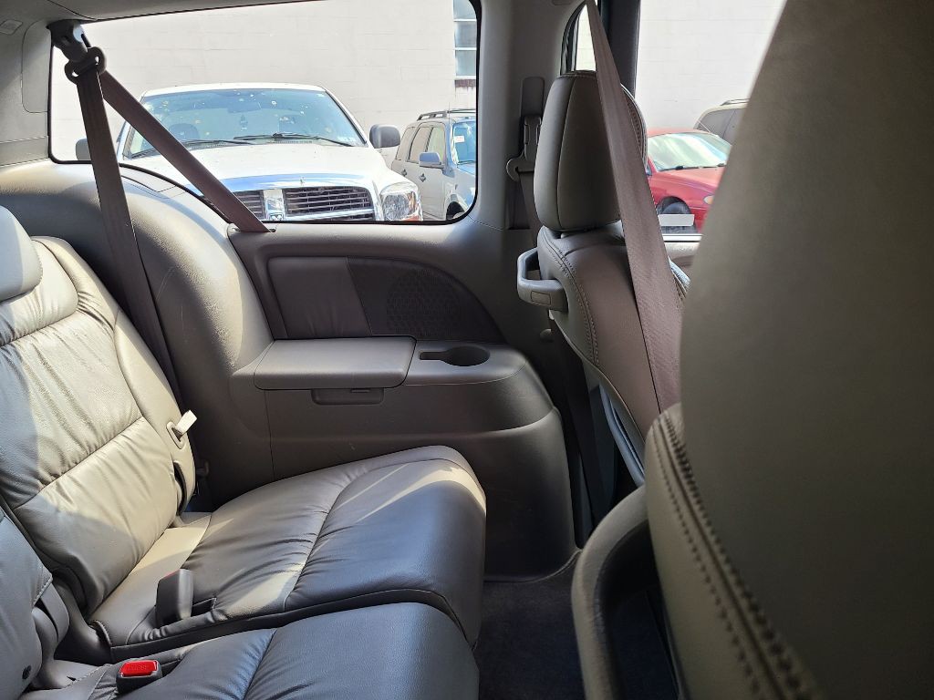 2008 Honda Odyssey Image 12
