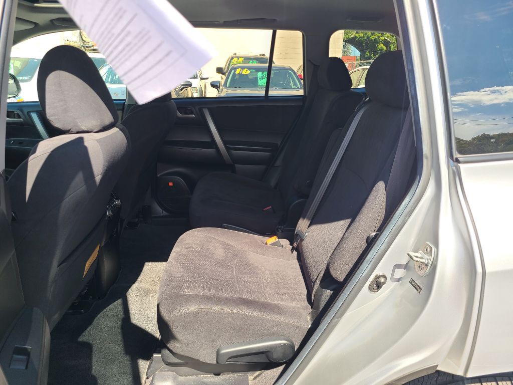 2010 Toyota Highlander Image 16