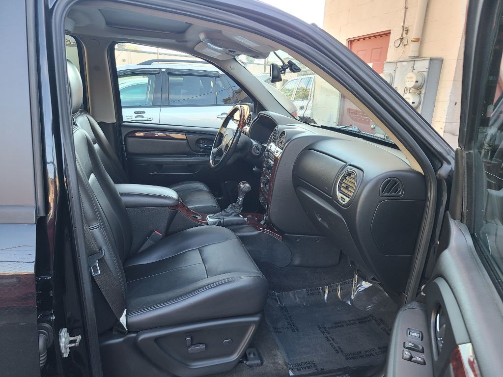 2009 GMC Envoy Image 10
