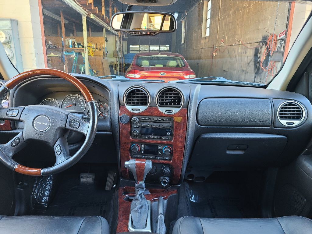 2009 GMC Envoy Image 11