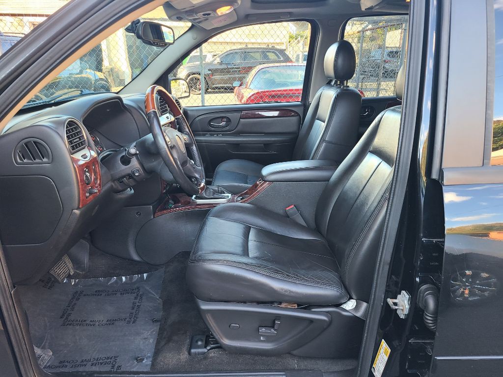 2009 GMC Envoy Image 16