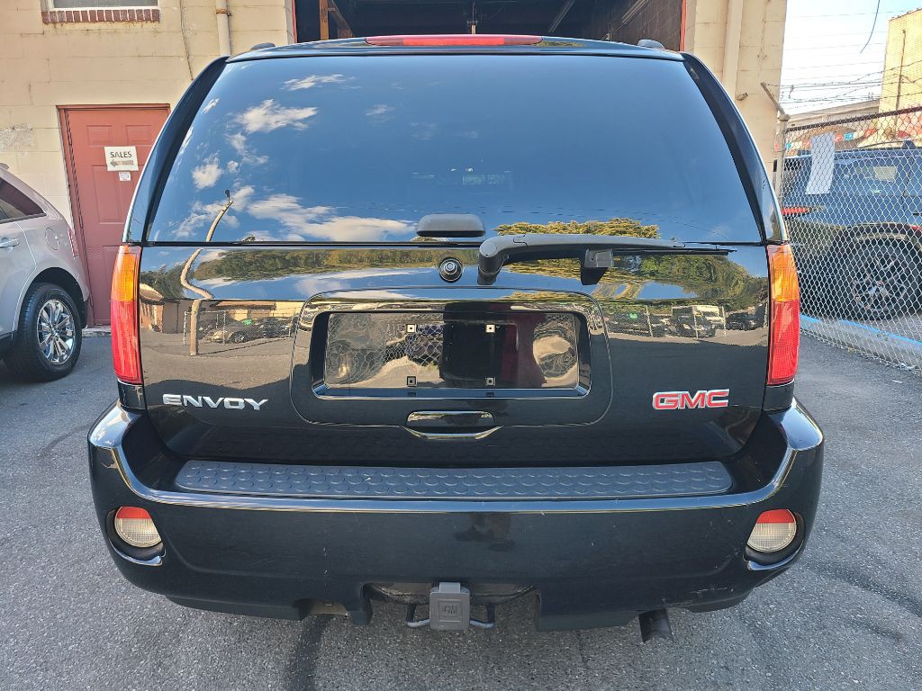 2009 GMC Envoy Image 4