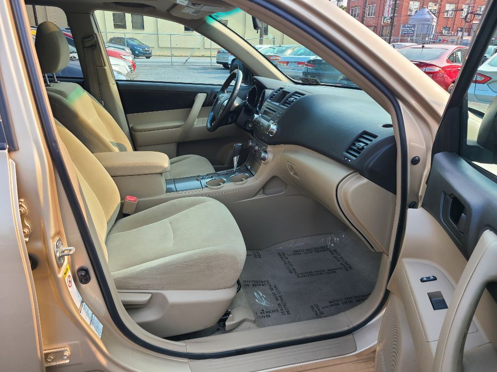2010 Toyota Highlander Image 9