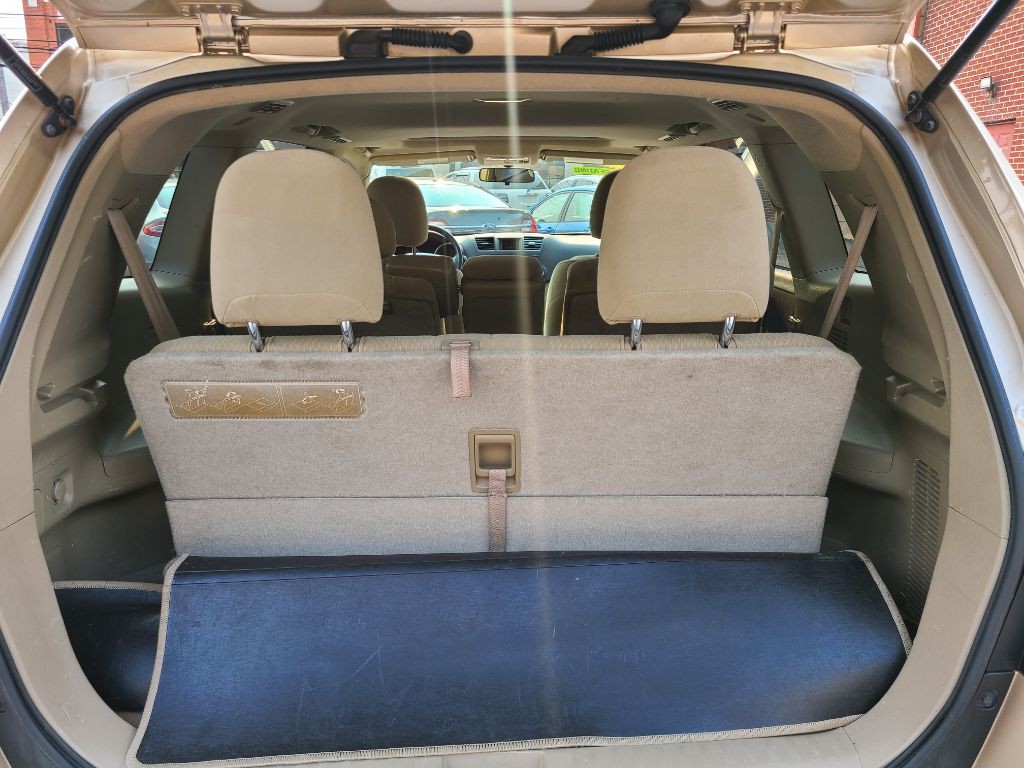 2010 Toyota Highlander Image 12