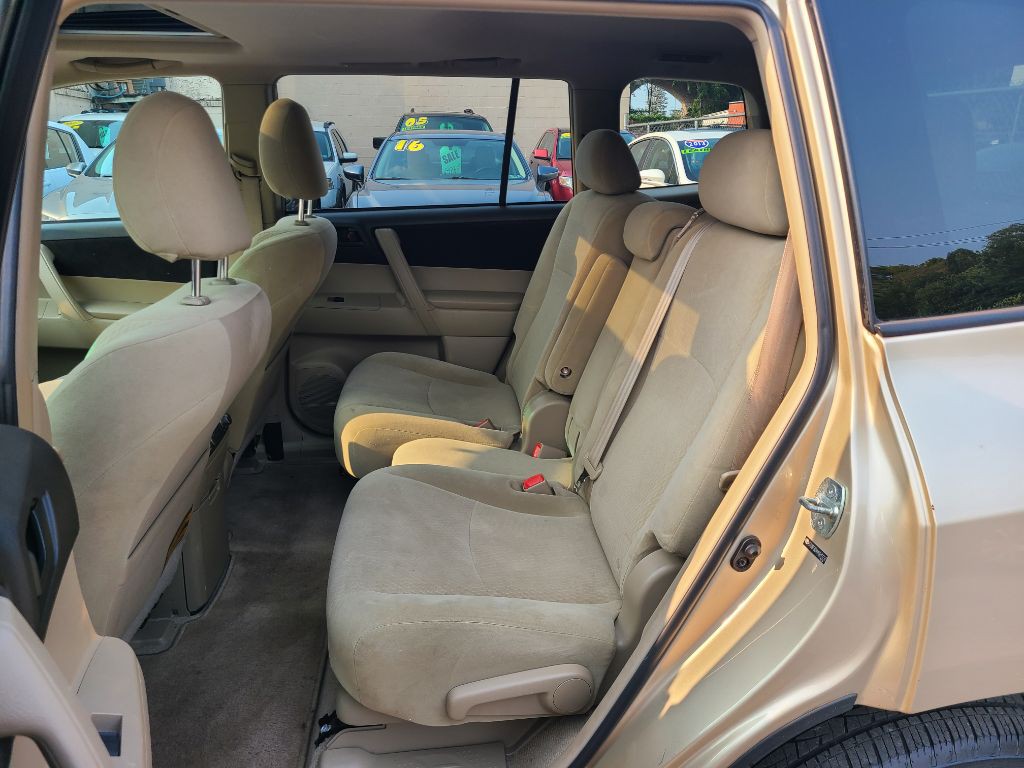 2010 Toyota Highlander Image 16