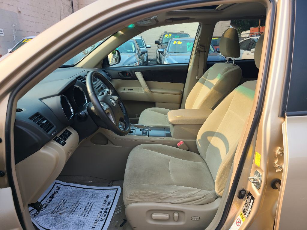 2010 Toyota Highlander Image 17