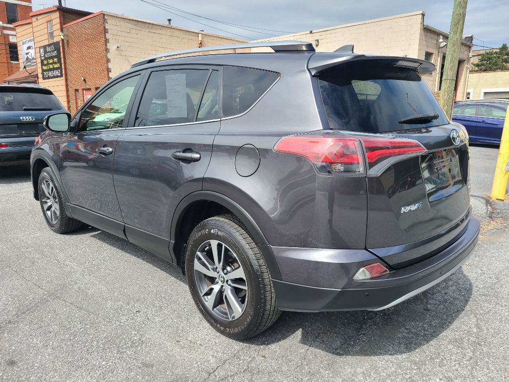 2017 Toyota Rav4 Image 3