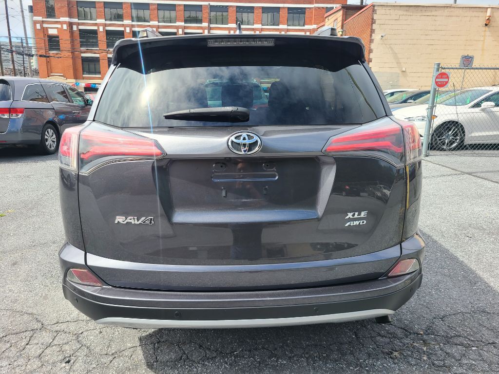 2017 Toyota Rav4 Image 4