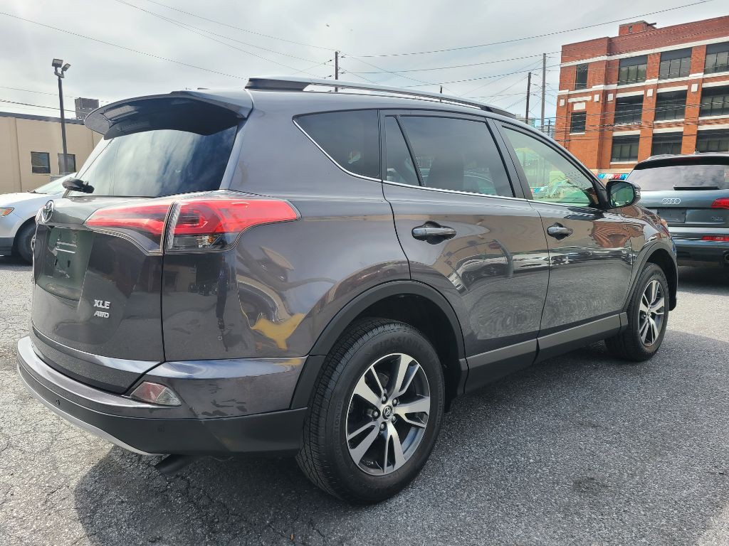 2017 Toyota Rav4 Image 5