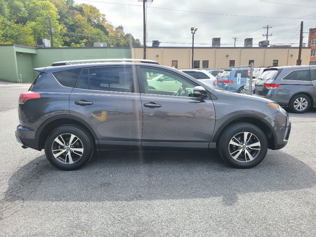 2017 Toyota Rav4 Image 6