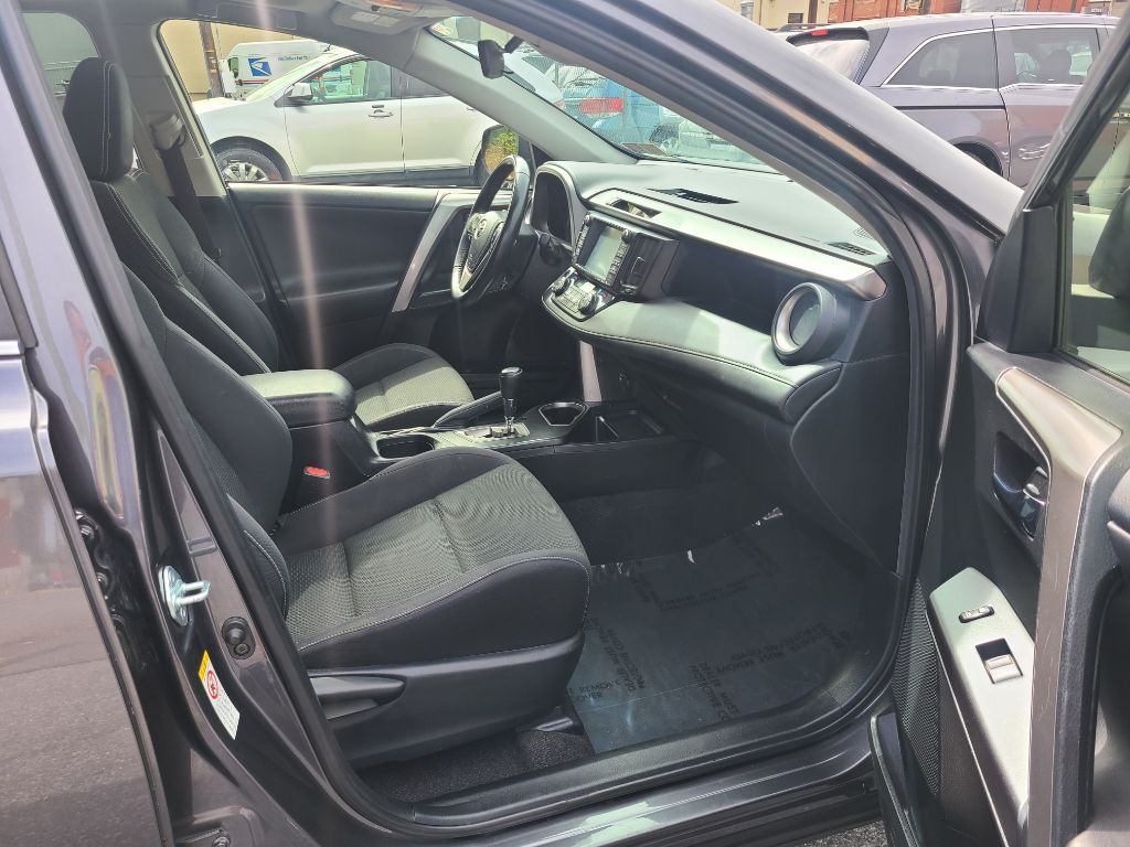 2017 Toyota Rav4 Image 10