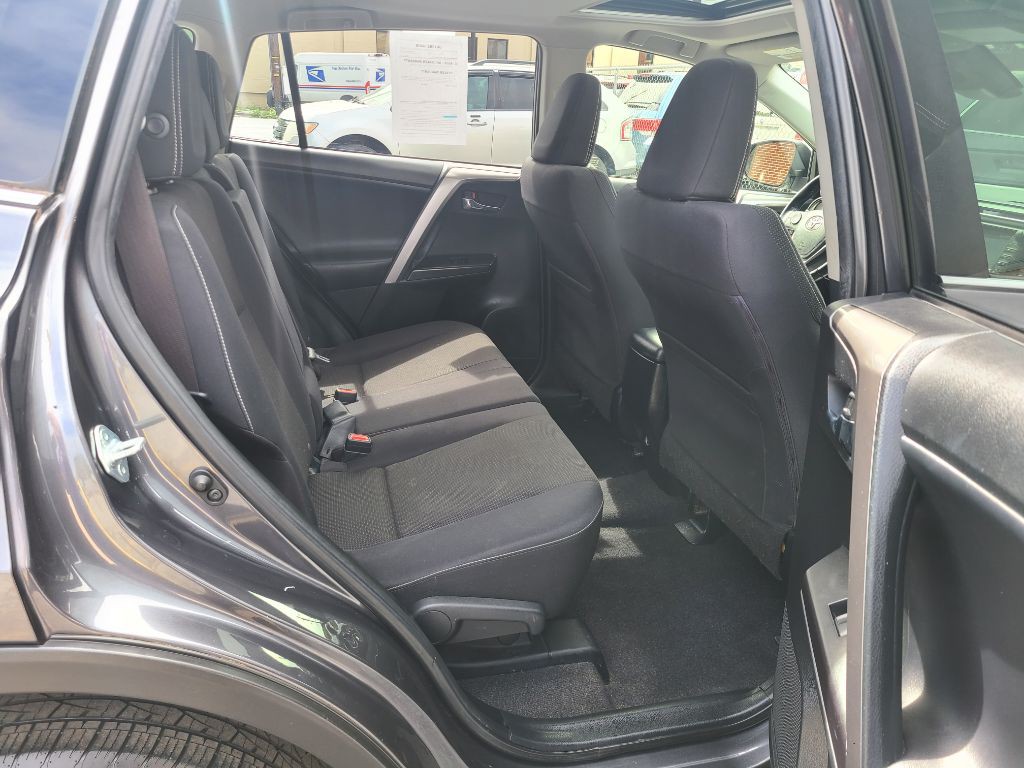 2017 Toyota Rav4 Image 12