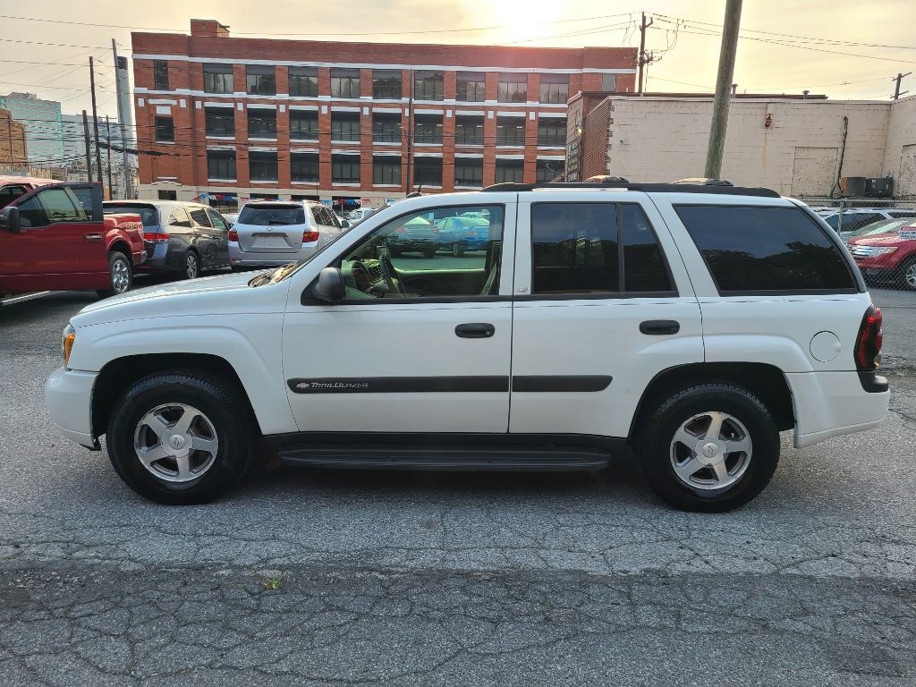 2004 Chevrolet Trailblazer Image 2
