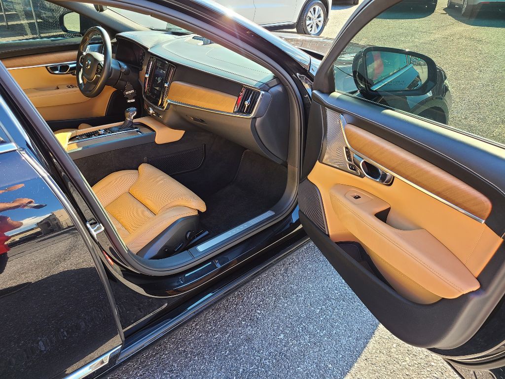 2017 Volvo S90 Image 14