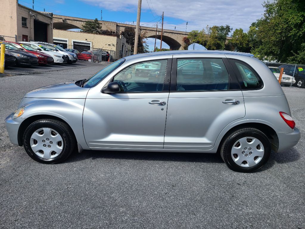 2007 Chrysler PT Cruiser Image 2