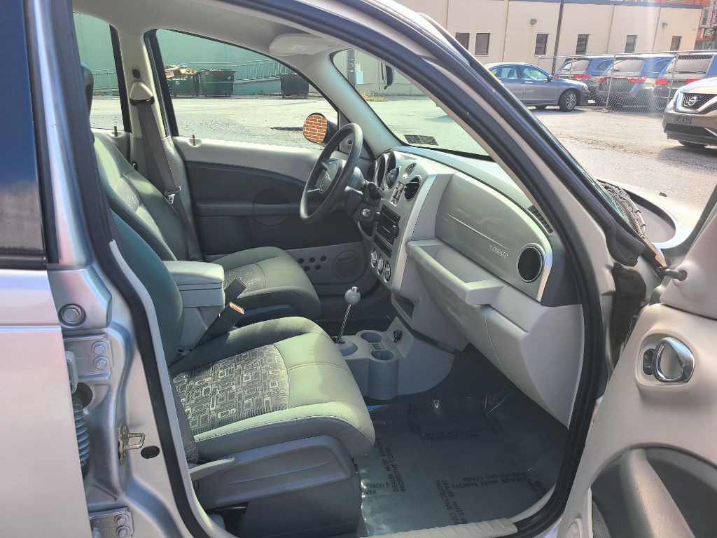 2007 Chrysler PT Cruiser Image 9