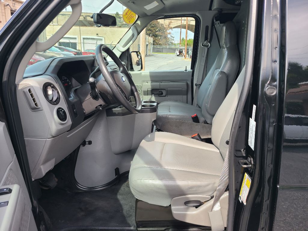 2014 Ford Econoline Image 20