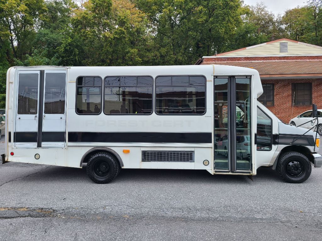 2001 Ford Econoline Image 6