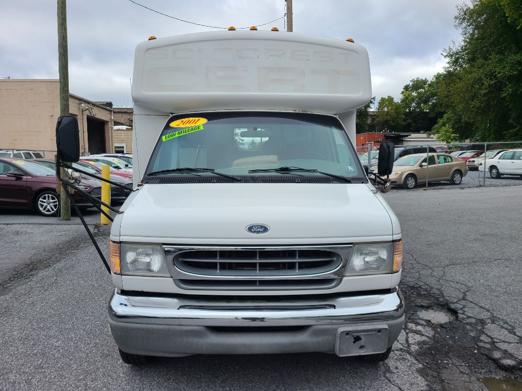 2001 Ford Econoline Image 9