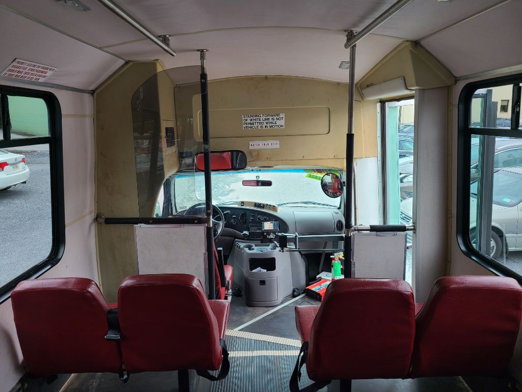 2001 Ford Econoline Image 10