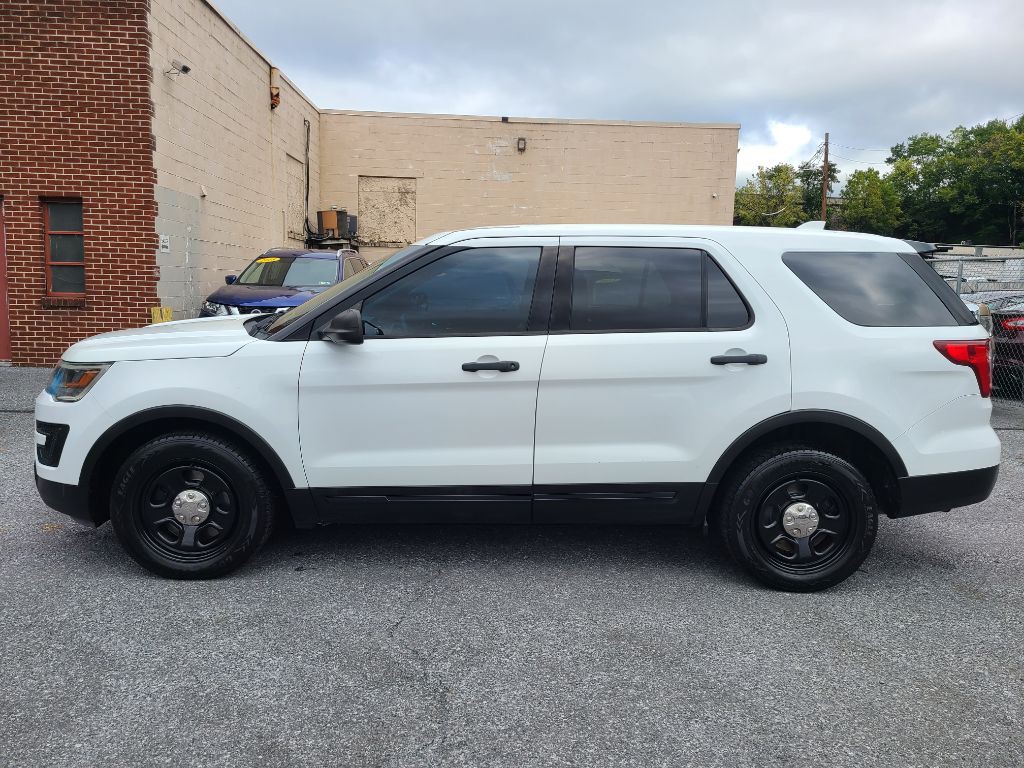 2016 Ford Explorer Image 2